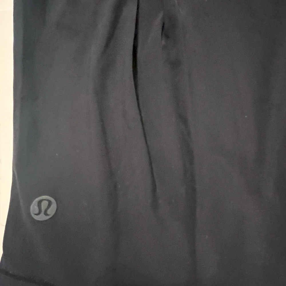 NWT Lululemon Size 2 Black Long Sleeve Athletic Top Pleated Back. Capsule Wear - Picture 10 of 10
